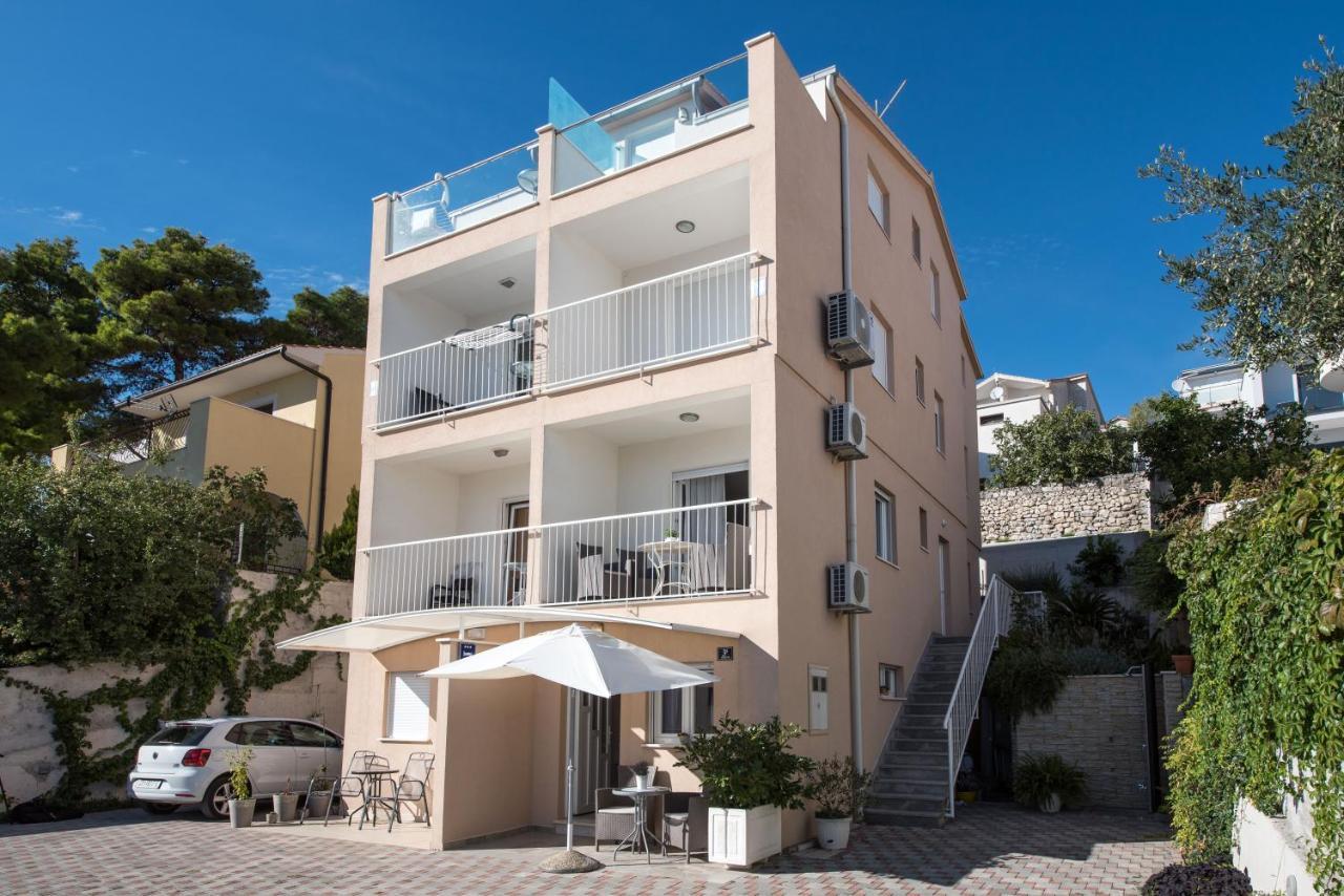 Apartments Amneris Trogir Exteriör bild