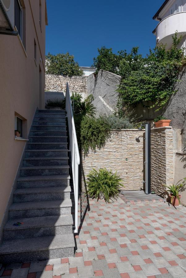 Apartments Amneris Trogir Exteriör bild