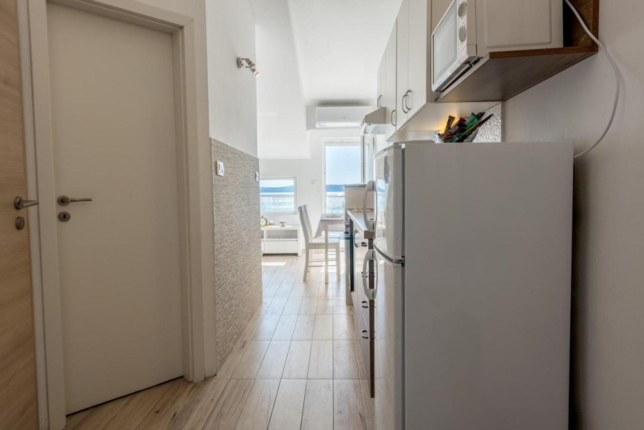 Apartments Amneris Trogir Exteriör bild
